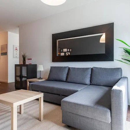 Flh Expo Modern Flat With Balcony Appartamento